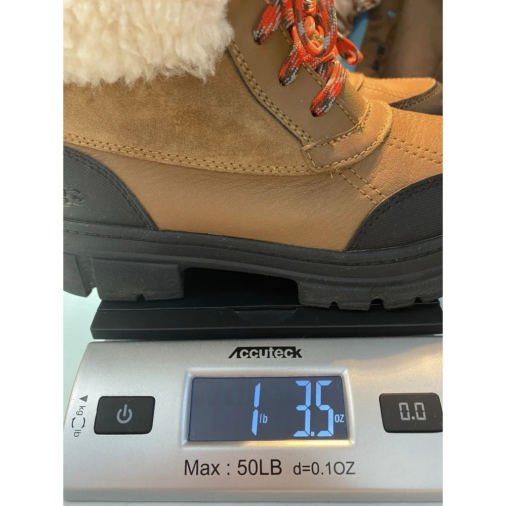 UGG months unisex